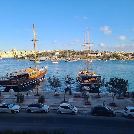 Spacious Seafront Apt Next To Sliema-Valeta Ferry エクステリア 写真