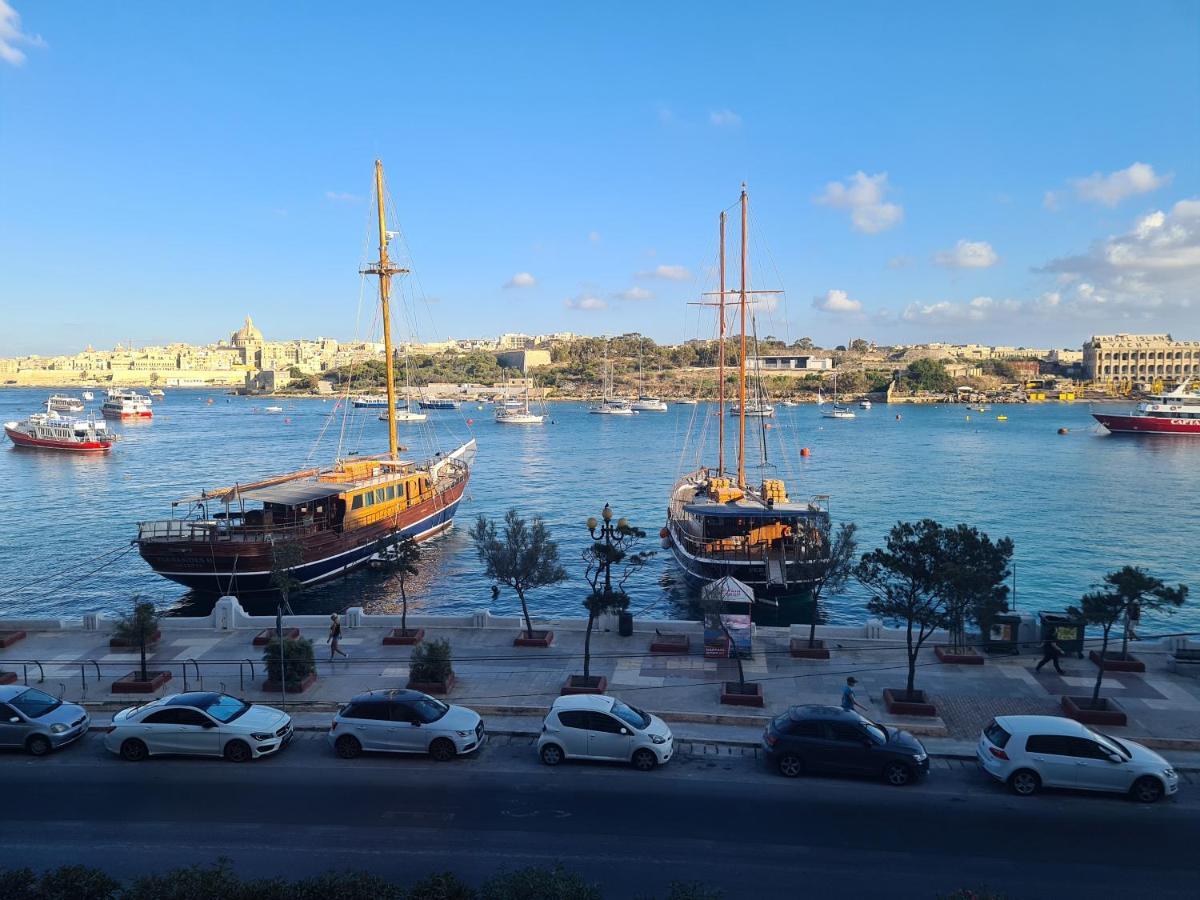 Spacious Seafront Apt Next To Sliema-Valeta Ferry エクステリア 写真